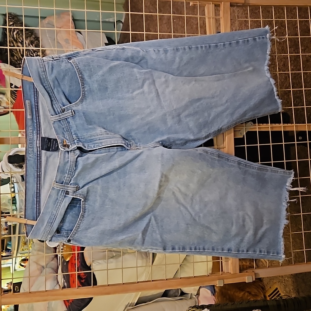 Pre loved from wendy's closet faded glory Cut off jeans size 36.